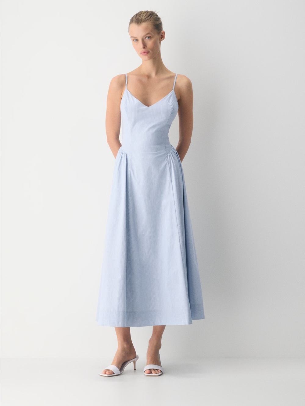 Aritzia Wilfred Technique Poplin Dress - Picture 1 of 9